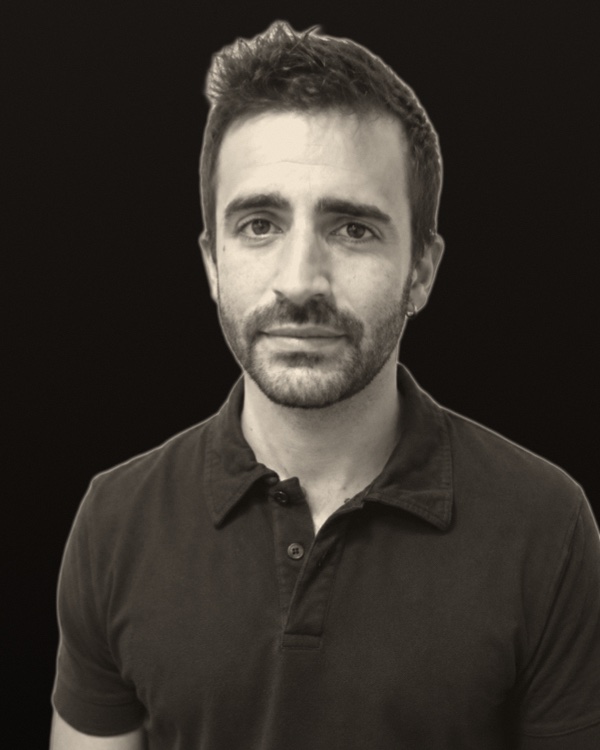 Portrait of Cristóbal Becerril, clinical psychoneuroimmunology at ETRYUM.
